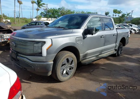 2022 Ford F-150 Lightning Lariat z USA, uszkodzony, nr VIN 1FTVW1EV0NWG11407